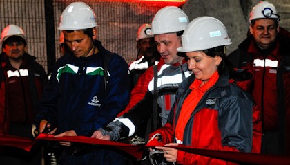 Церемония открытия подземного сервисного центра