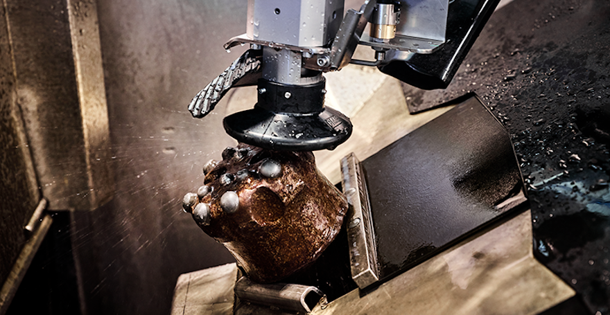 RG600 Grinding Close Up