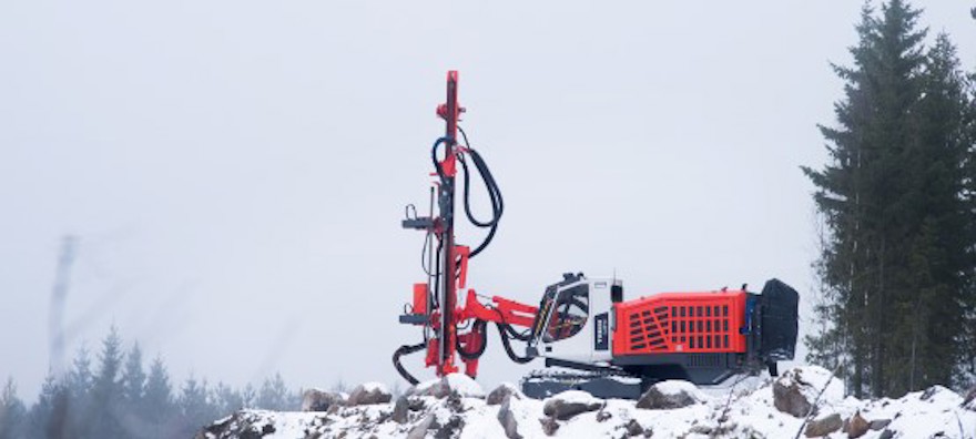 Tiger DG810 Surface tophammer drill rig