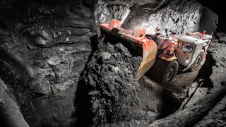  Toro™ LH514 underground loader in mine