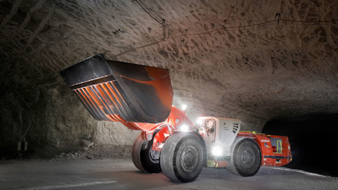 Toro™ LH515i underground loader in mine