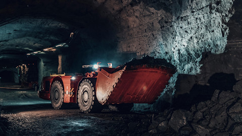 Ground engaging tools loader in mine