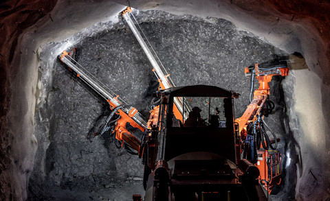 three-boom tunneling jumbo in tunnel