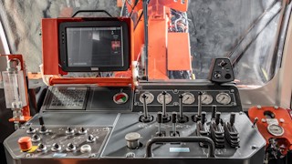 DS311 Rock support drill rig technology