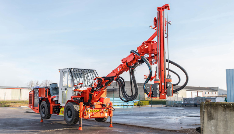 DS311 Rock support drill rig