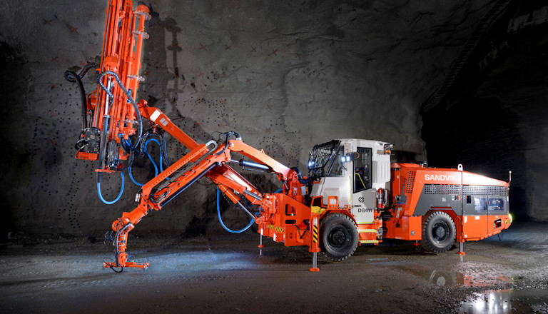 DS411 Rock support drill rig
